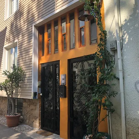 Merkez Deniz Yakini Balkonlu Muhtesem Ev
