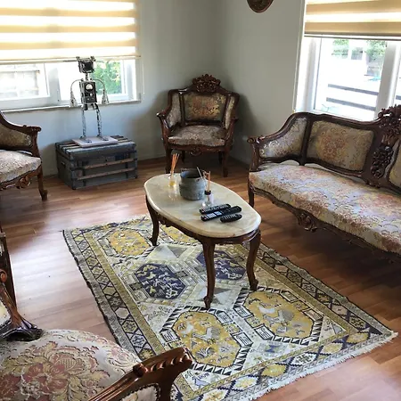 Merkez Deniz Yakini Balkonlu Muhtesem Ev 아파트 안탈리아